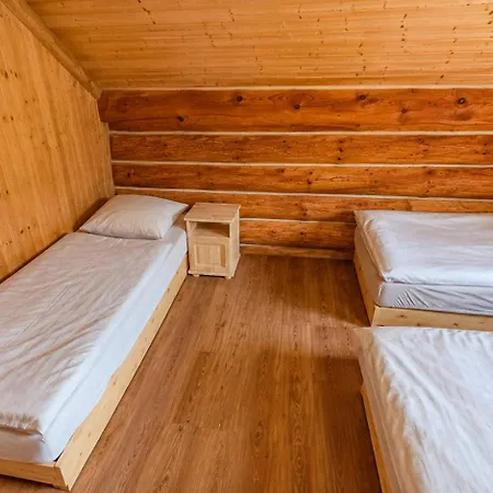 Srub S Bazenem, Virivkou A Vyhledem Na Hory Nyaraló